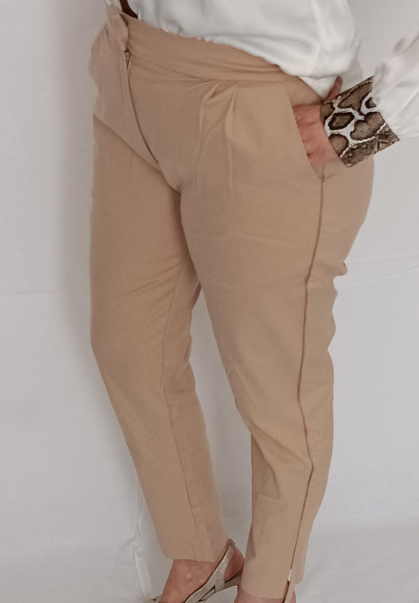 Pantalon beige taille haute longueur cheville