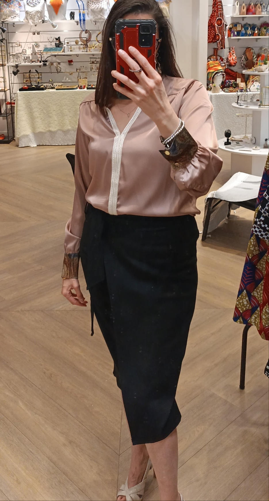 Blouse élégante moderne avec une touche d'artisanat marocain Rose Nude