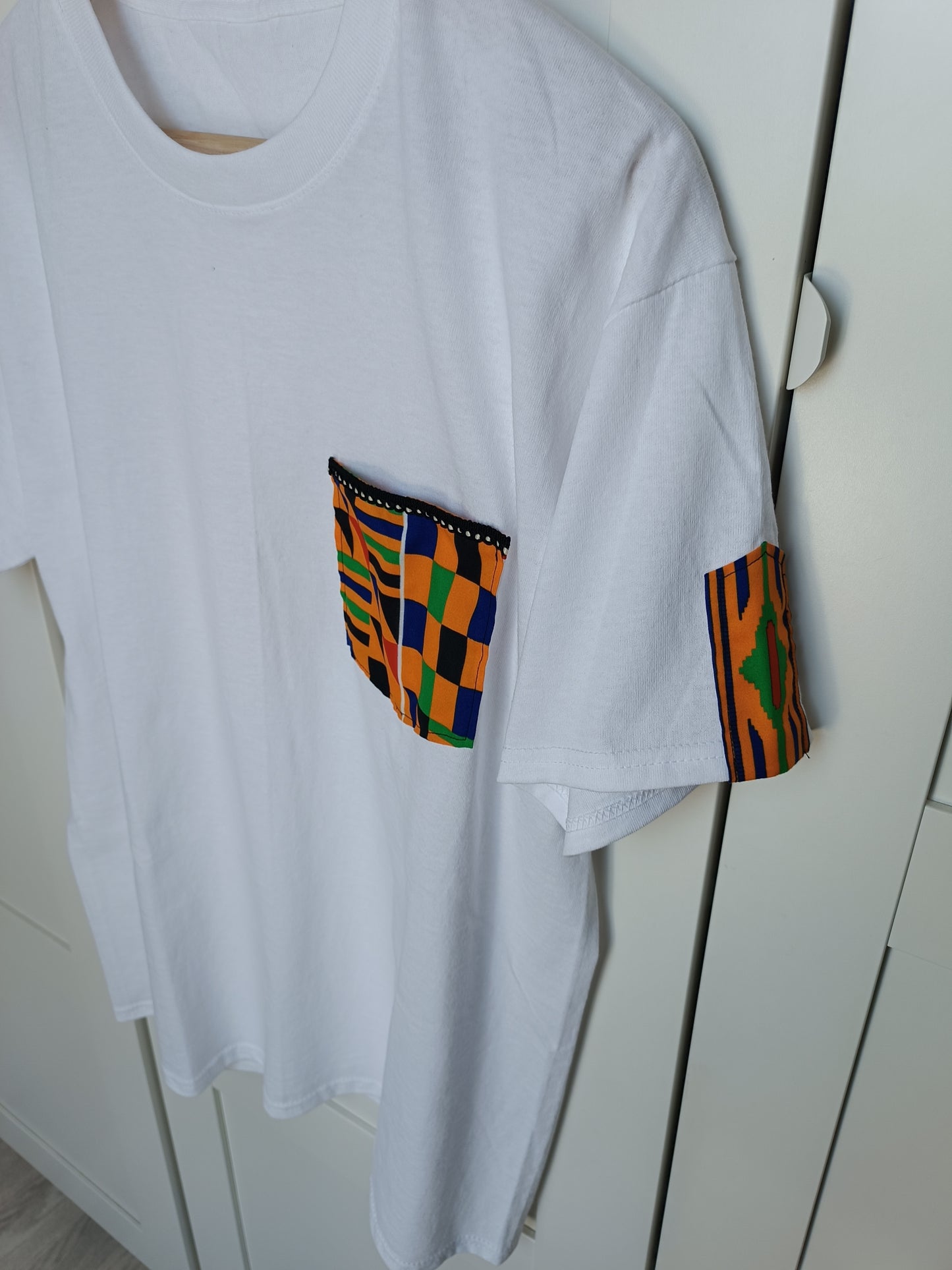 T-Shirt personnalisé original – Empiècement imprimé design, idée cadeau unique
