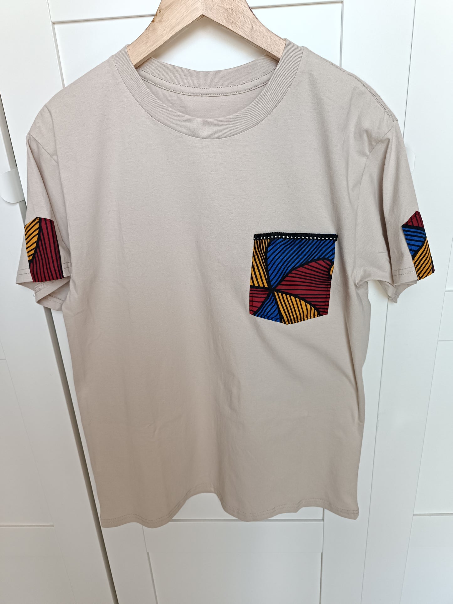 T-Shirt personnalisé original – Empiècement imprimé design, idée cadeau unique