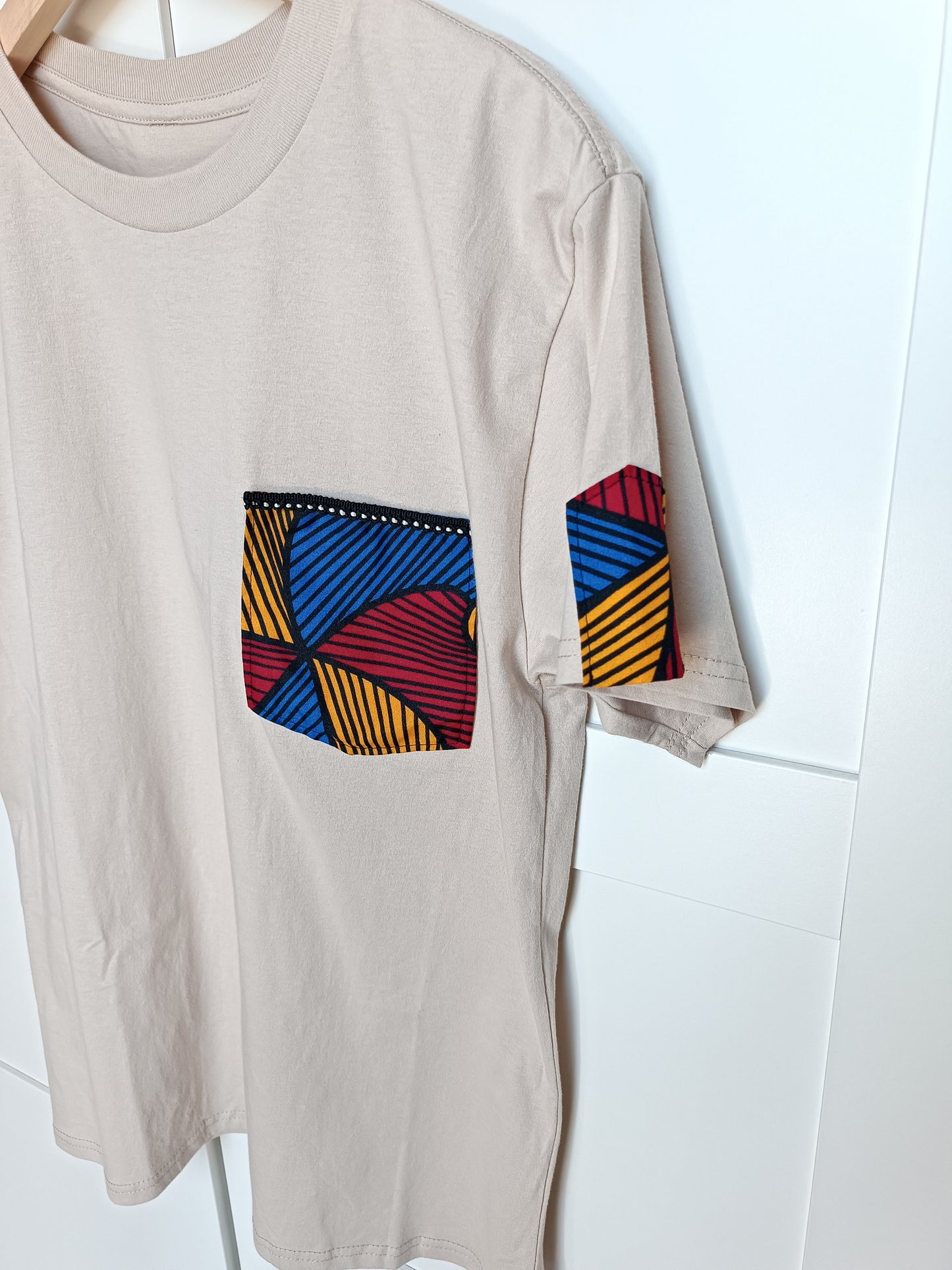 T-Shirt personnalisé original – Empiècement imprimé design, idée cadeau unique