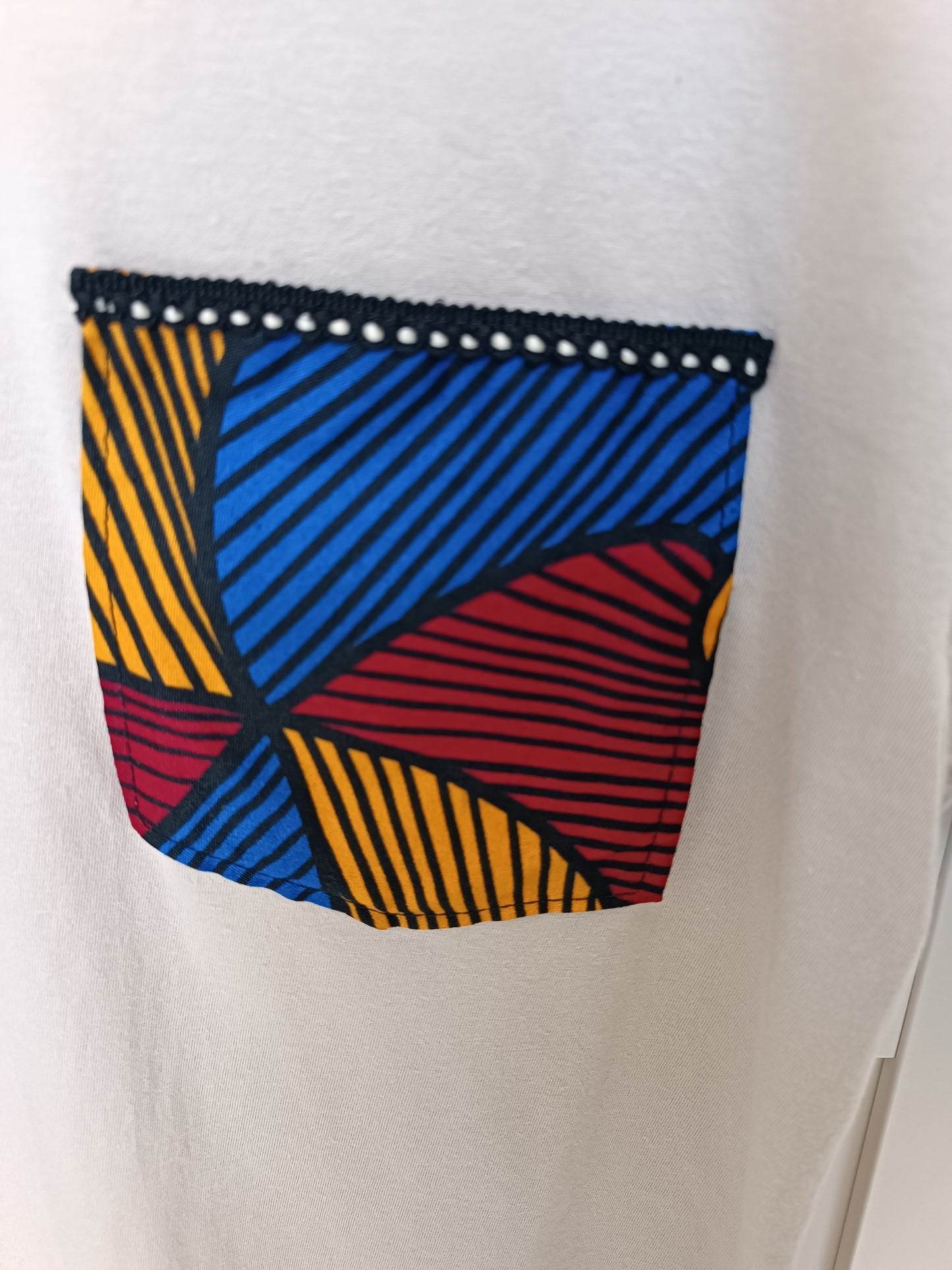 T-Shirt personnalisé original – Empiècement imprimé design, idée cadeau unique