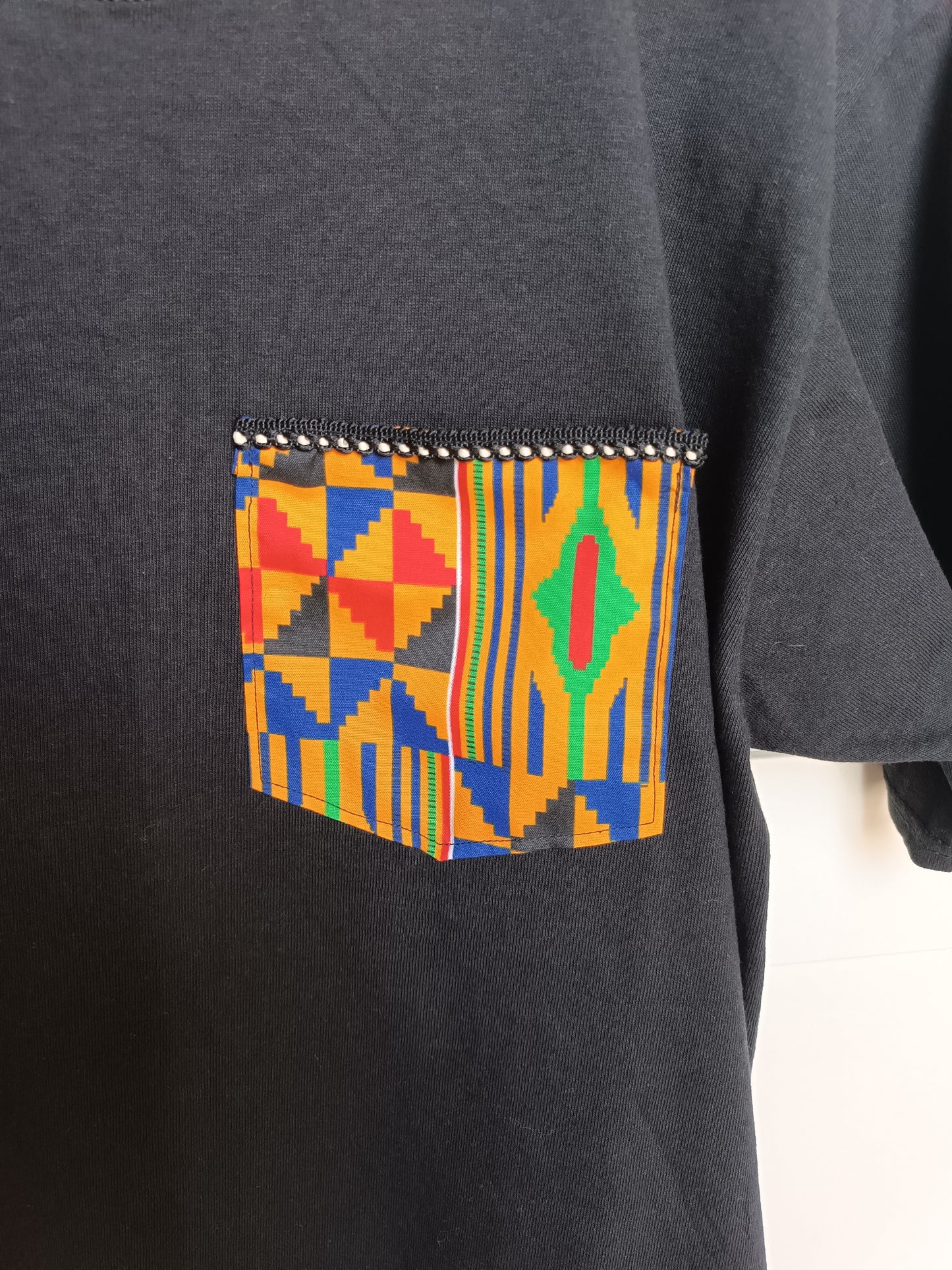 T-Shirt personnalisé original – Empiècement imprimé design, idée cadeau unique