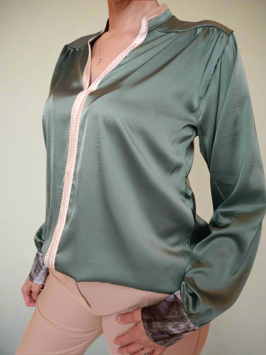 Blouse élégante moderne avec une touche d'artisanat marocain Vert pastel