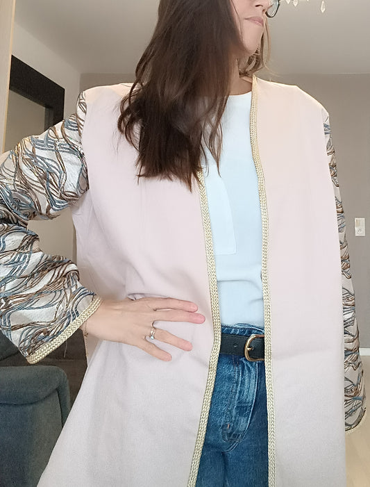 Veste longue bicolore en coton & brocard – Élégance artisanale