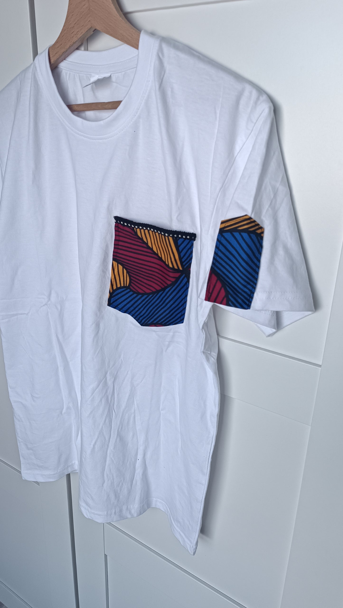 T-Shirt personnalisé imprimé – Style moderne et unique