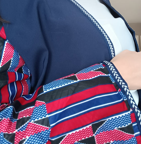 Veste longue bicolore en coton & Wax – Élégance artisanale