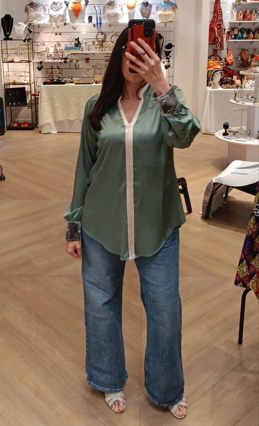 Blouse élégante moderne avec une touche d'artisanat marocain Vert pastel