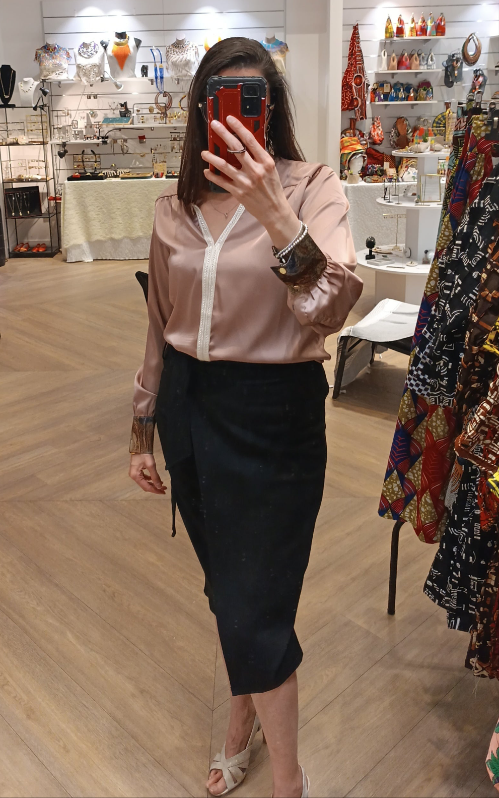 Blouse élégante moderne avec une touche d'artisanat marocain Rose Nude