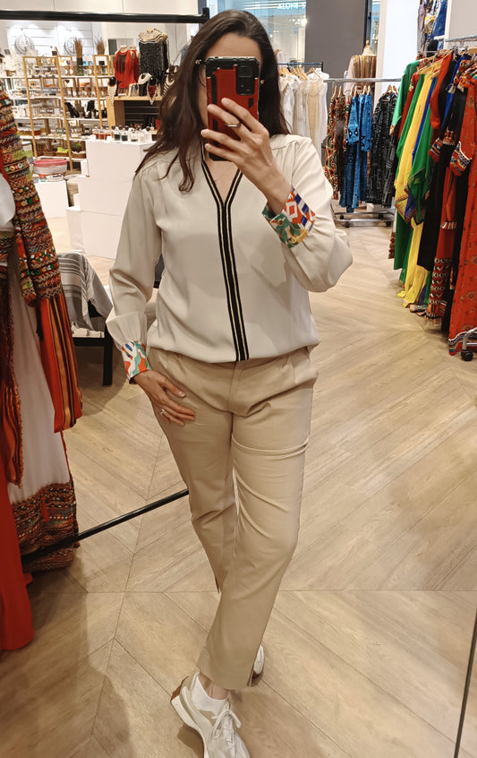 Blouse Élégante Moderne Avec Sfifa Marocaine Crème Imprimé coloré aux Poignets Bas Arrondi Dos Long