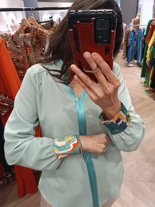 Blouse Élégante Moderne Avec Sfifa Marocaine verte Imprimé coloré aux Poignets Bas Arrondi Dos Long